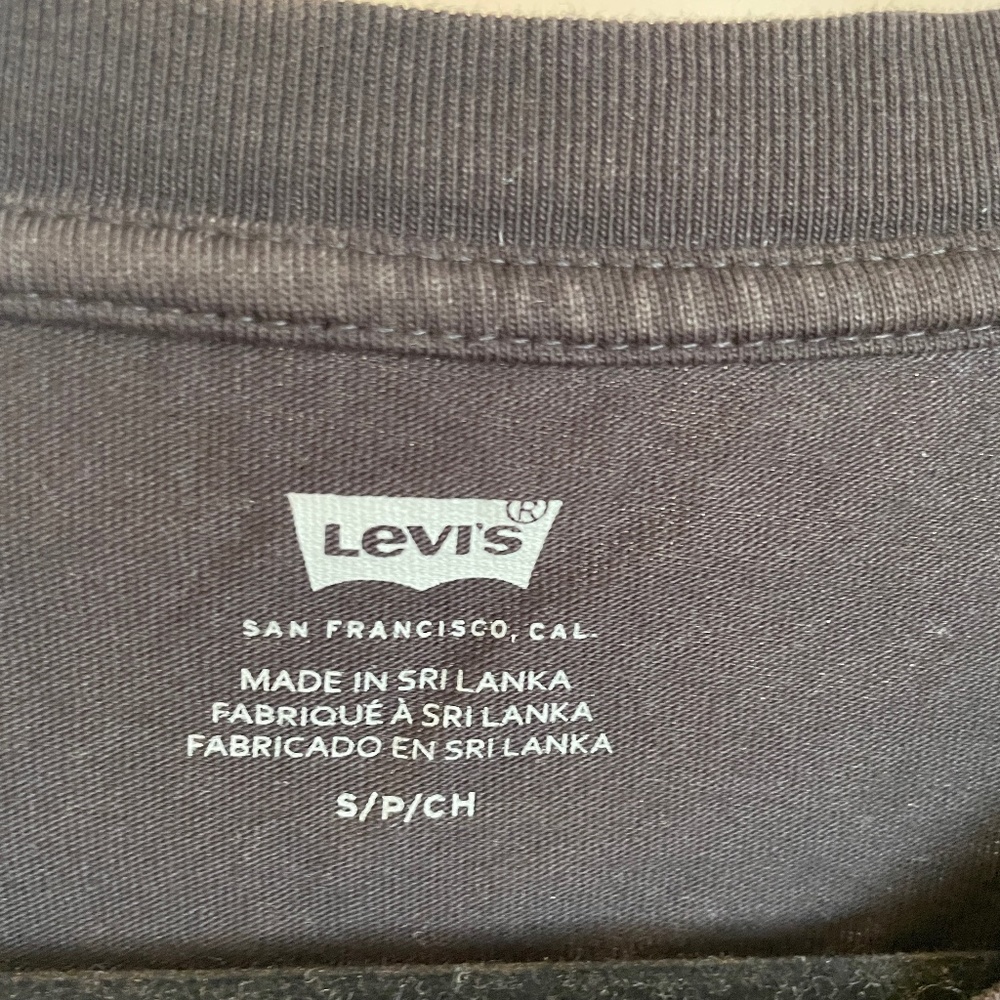 Levis tee - Picture 3 of 3